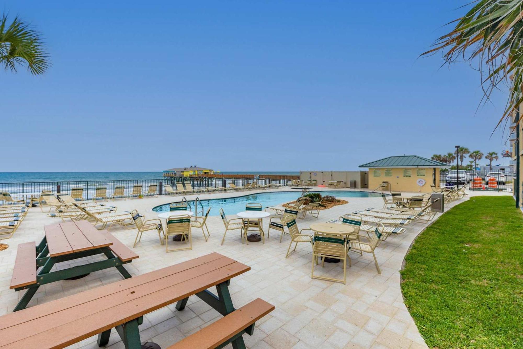Ocean Views From Your Private Balcony! Sunglow Resort 606 By Brightwild Daytona Beach Shores Exterior photo